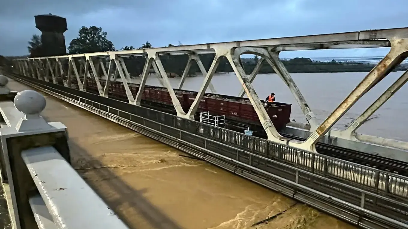 Lần thứ 5 điều Đoàn tàu gia tải cho cầu đường sắt